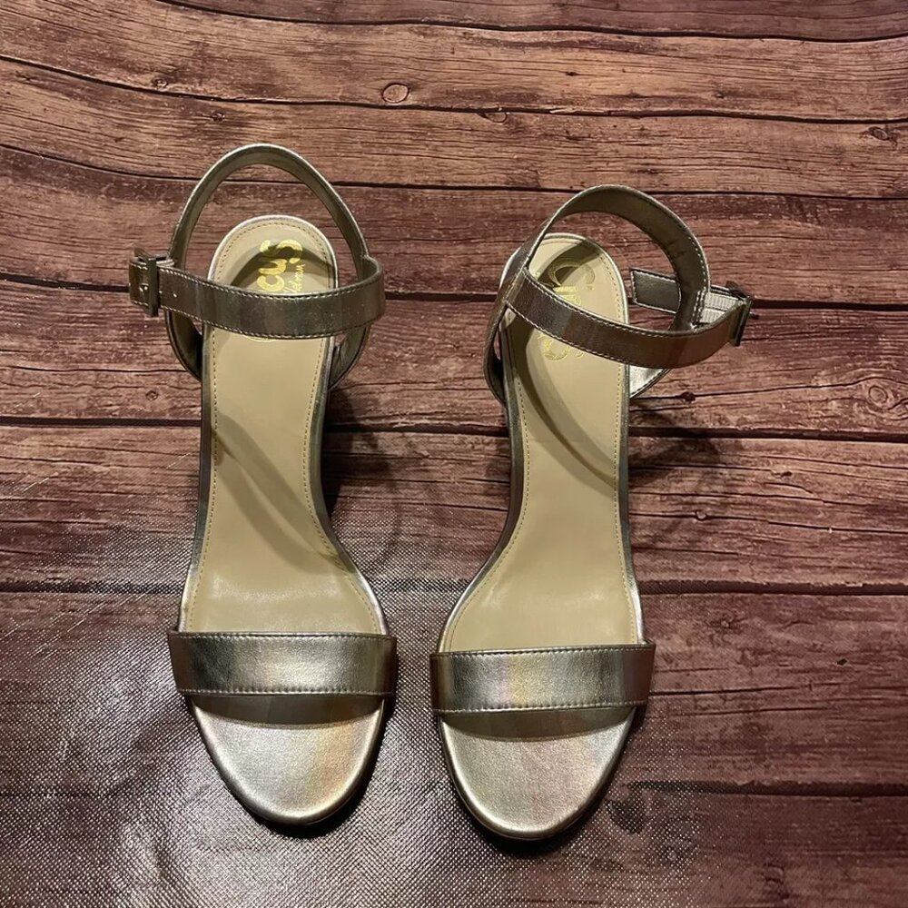 Women’s Circus Sam Edelman Rainbow Metallic Strappy Sandals Size 9